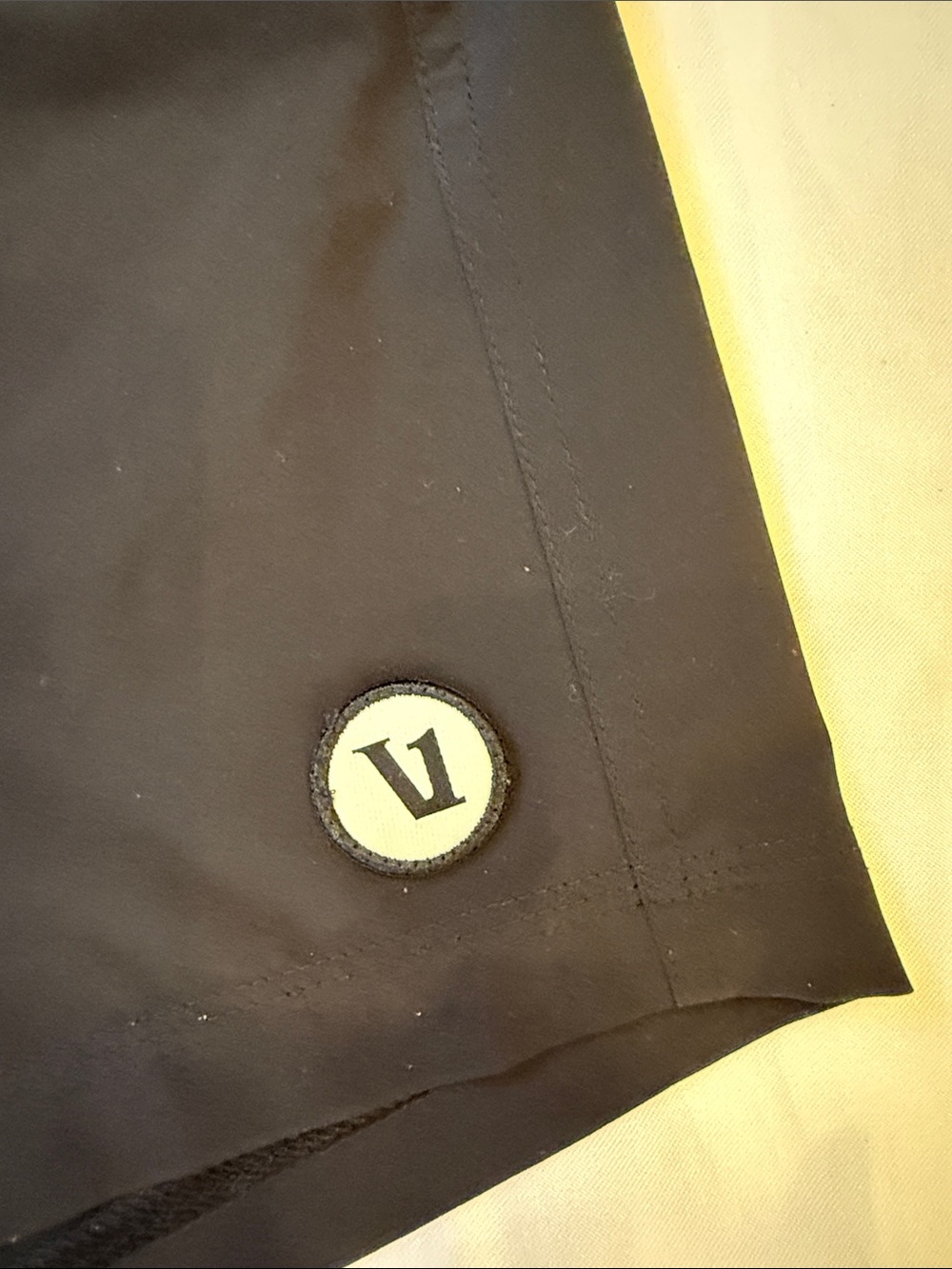 Vuori Black Men’s shorts XS with White Drawstring - Picture 3 of 8
